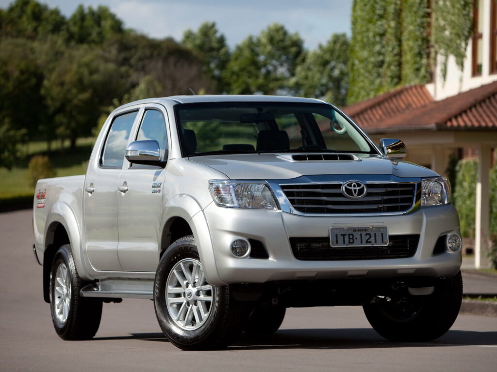 Toyota Hilux 7 restailing